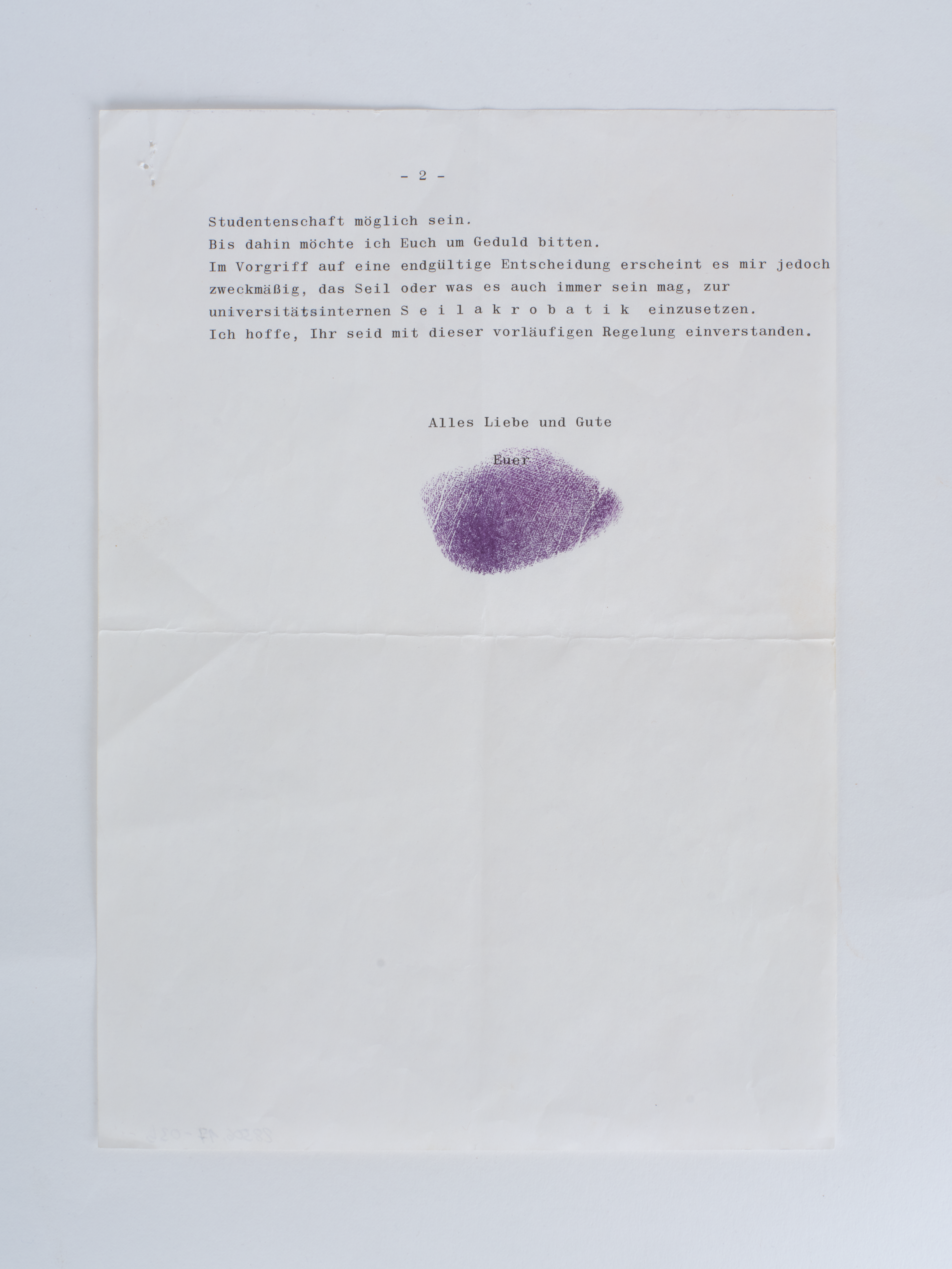 Anonymous reply letter, page 2. Photograph: Amadeus Bramsiepe and Jonas Zilius.