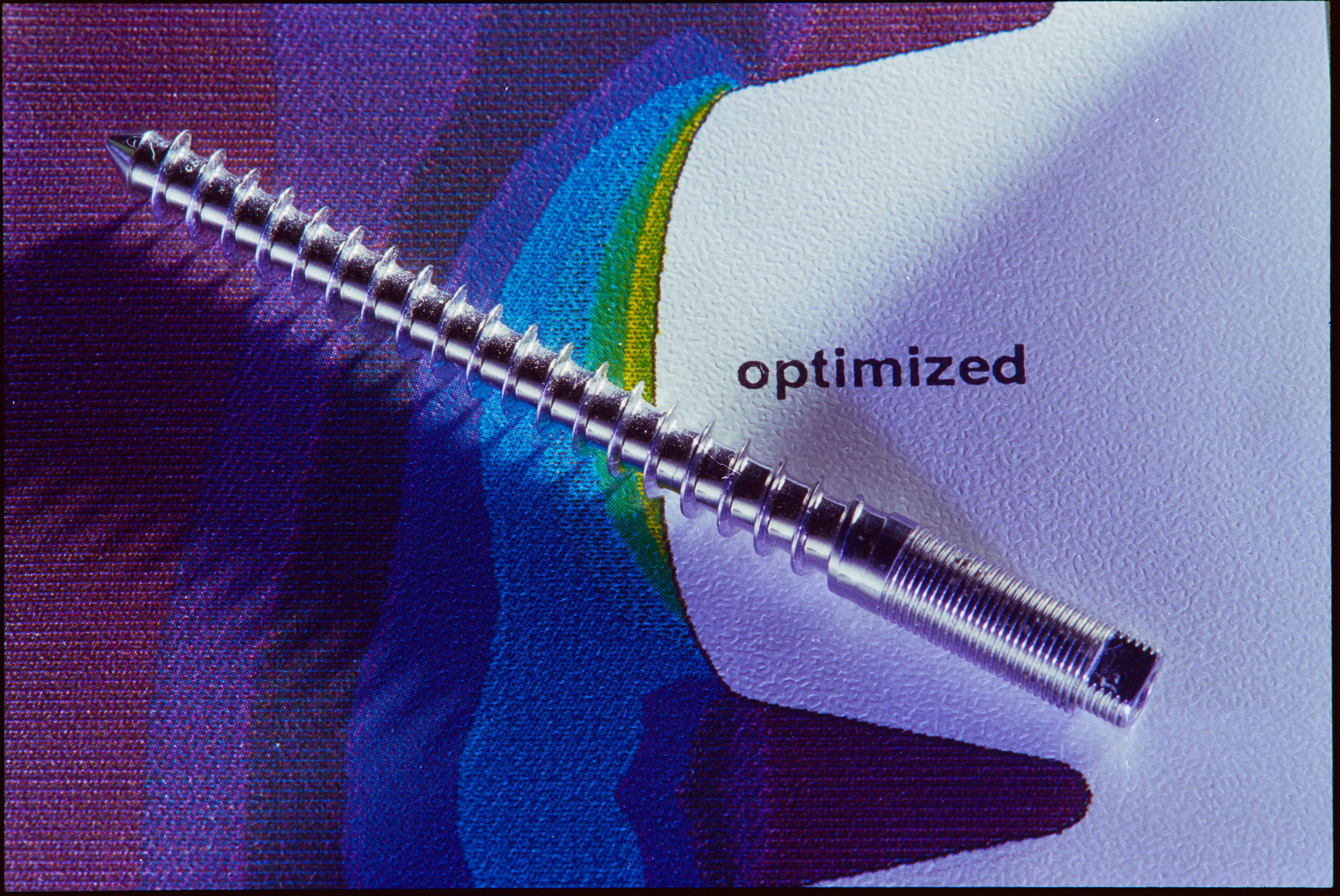 Bone screw, developed by the Institute for Materials Research at Nuclear Research Center Karlsruhe according to research by Claus Mattheck, August 13, 1993, photographer unknown. KIT Archives 28028/09818.