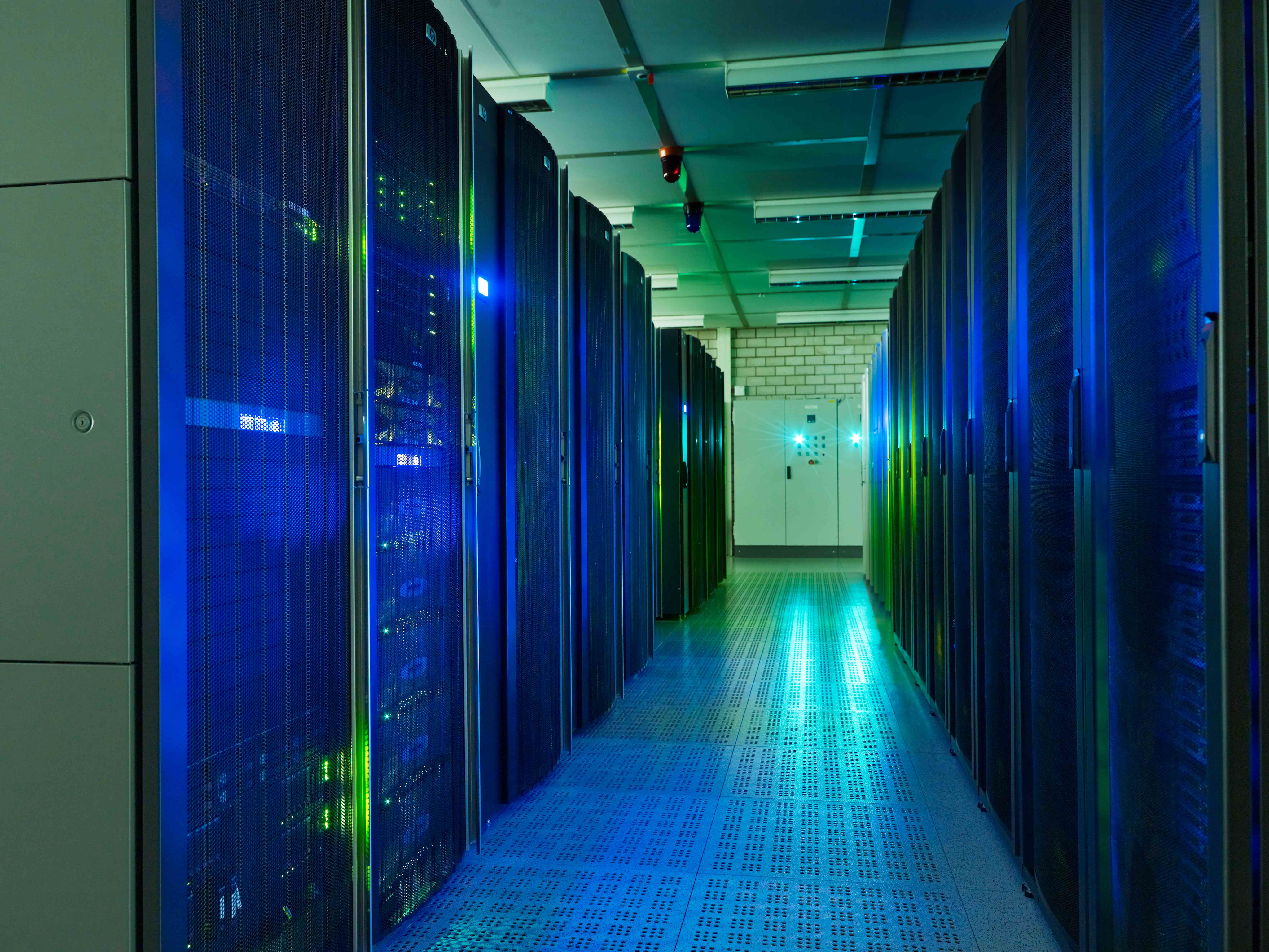 Rechnerschränke im Rechenzentrum des KIT, 2010. Bildrechte: Karlsruher Institut für Technologie.