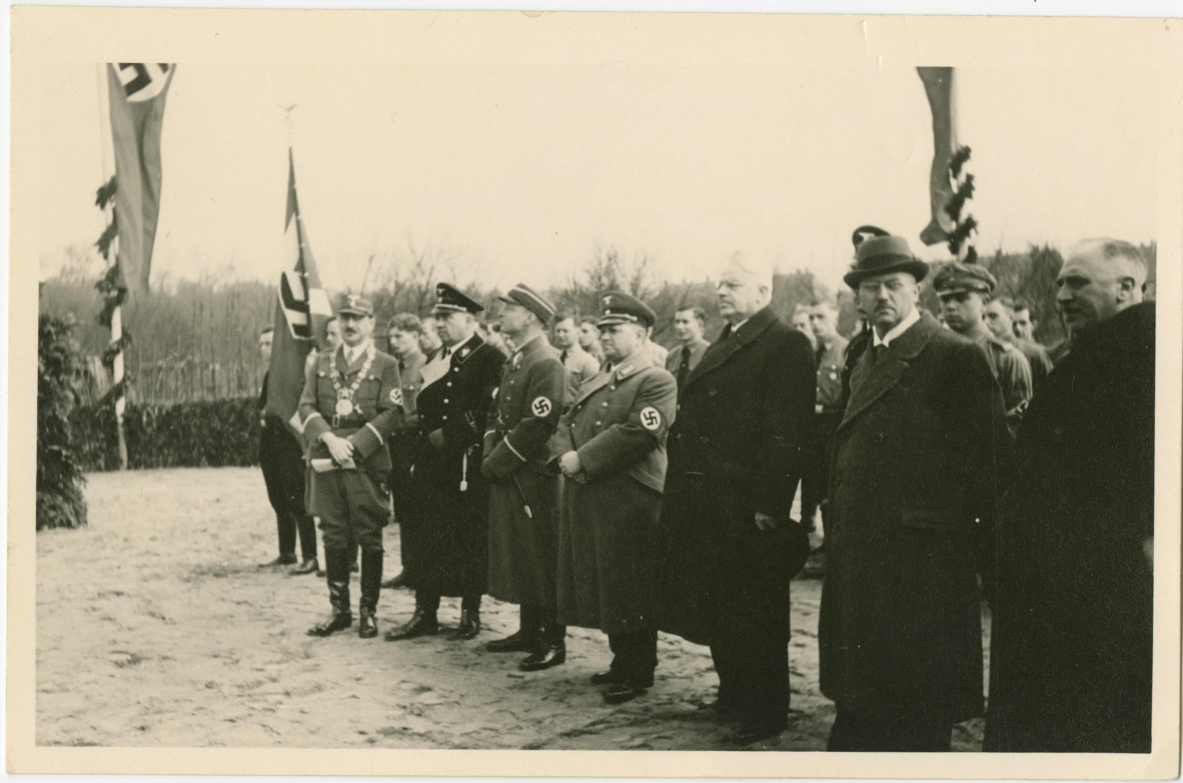 Rector Rudolf Weigel (1st row far left) at the laying of the foundation stone for the new Gas Institute building, February 26, 1939, photograph: Atelier Bauer. KIT Archives 28010/I 7901.