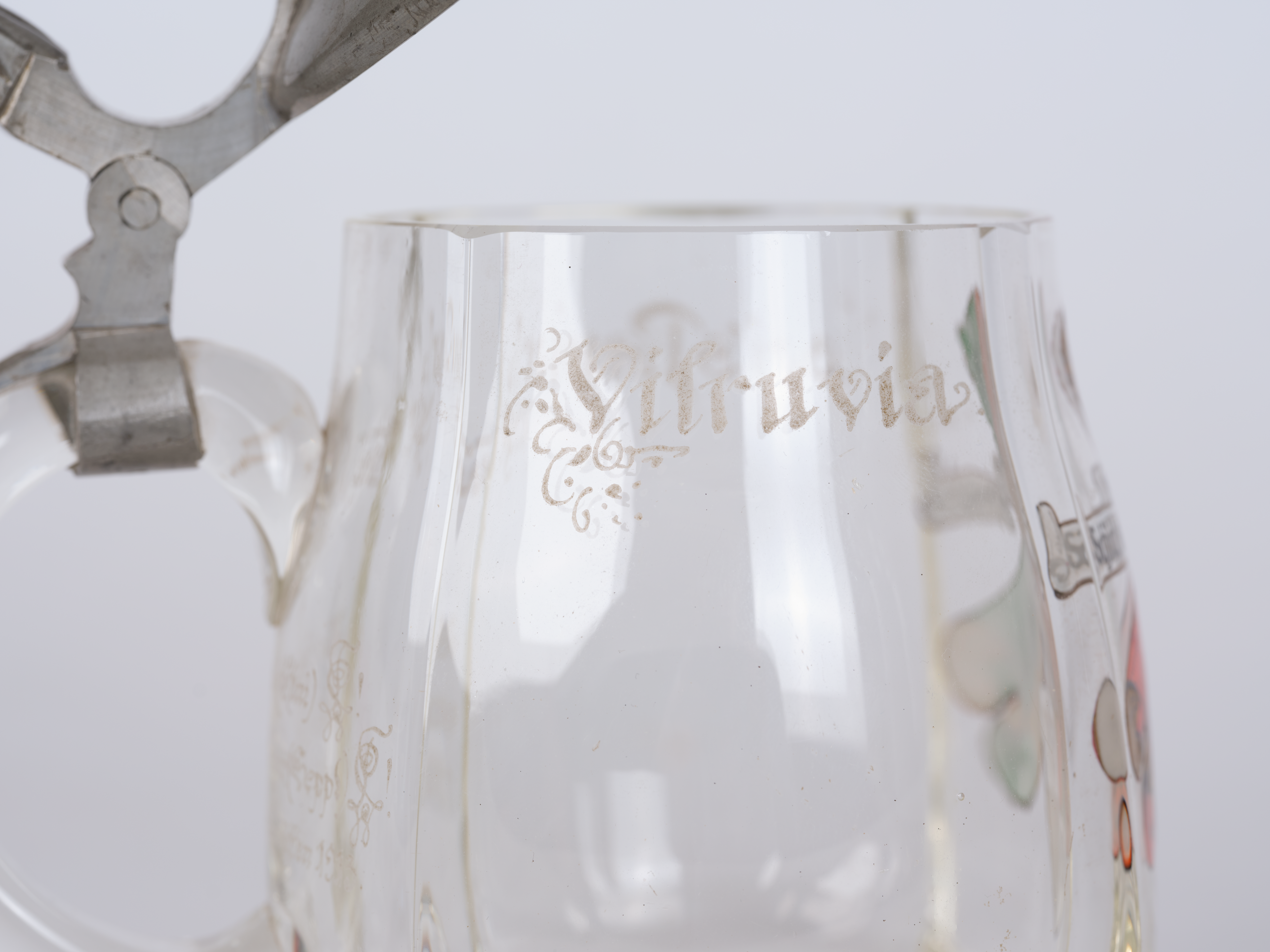 Beer stein, detail: engraving. Photograph: Amadeus Bramsiepe and Jonas Zilius.