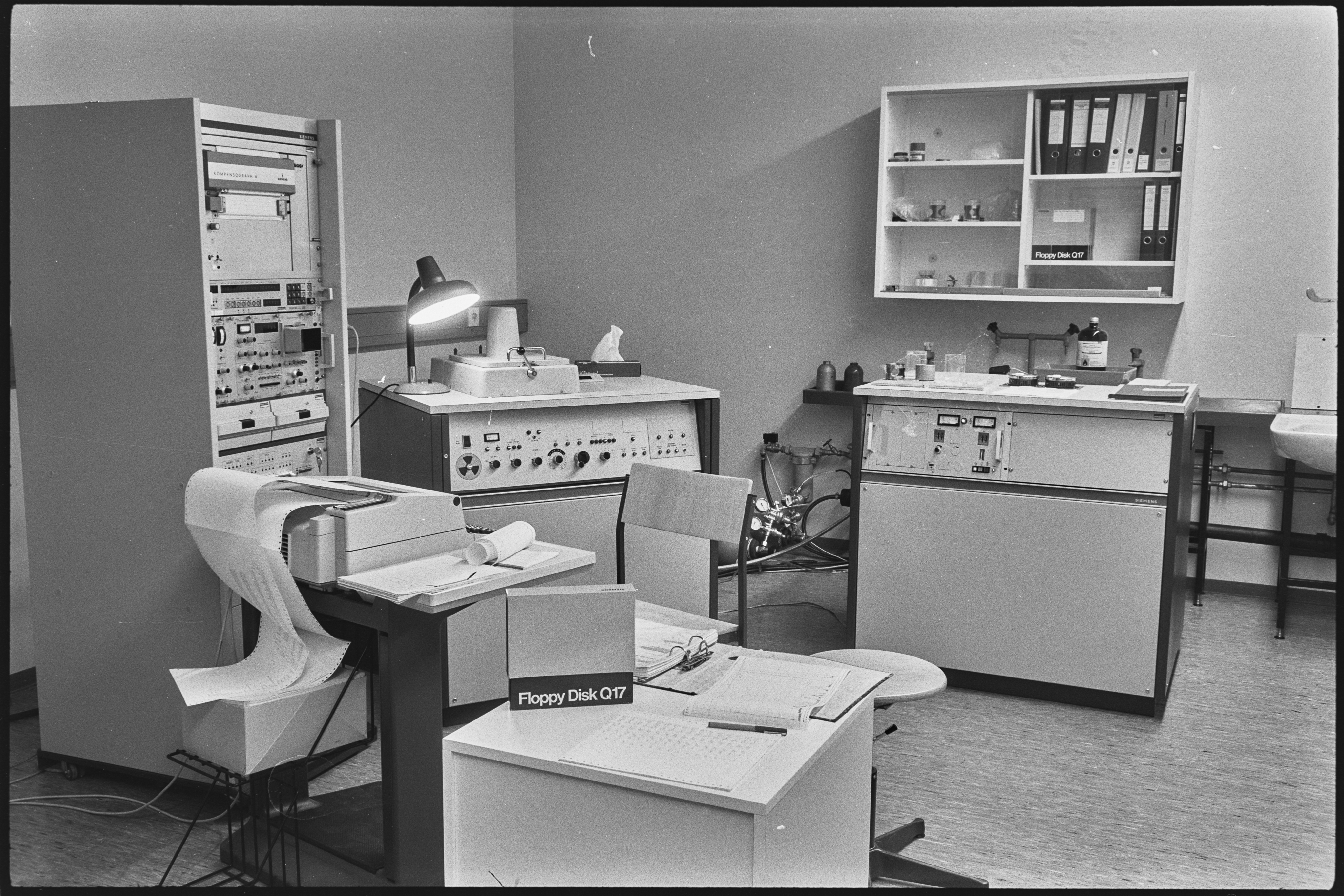 Tissue dispenser box in the data processing unit of the department for radioactive waste at Karlsruhe Nuclear Research Center, January 27, 1959, photographer unknown. KIT Archives 28028/06368.