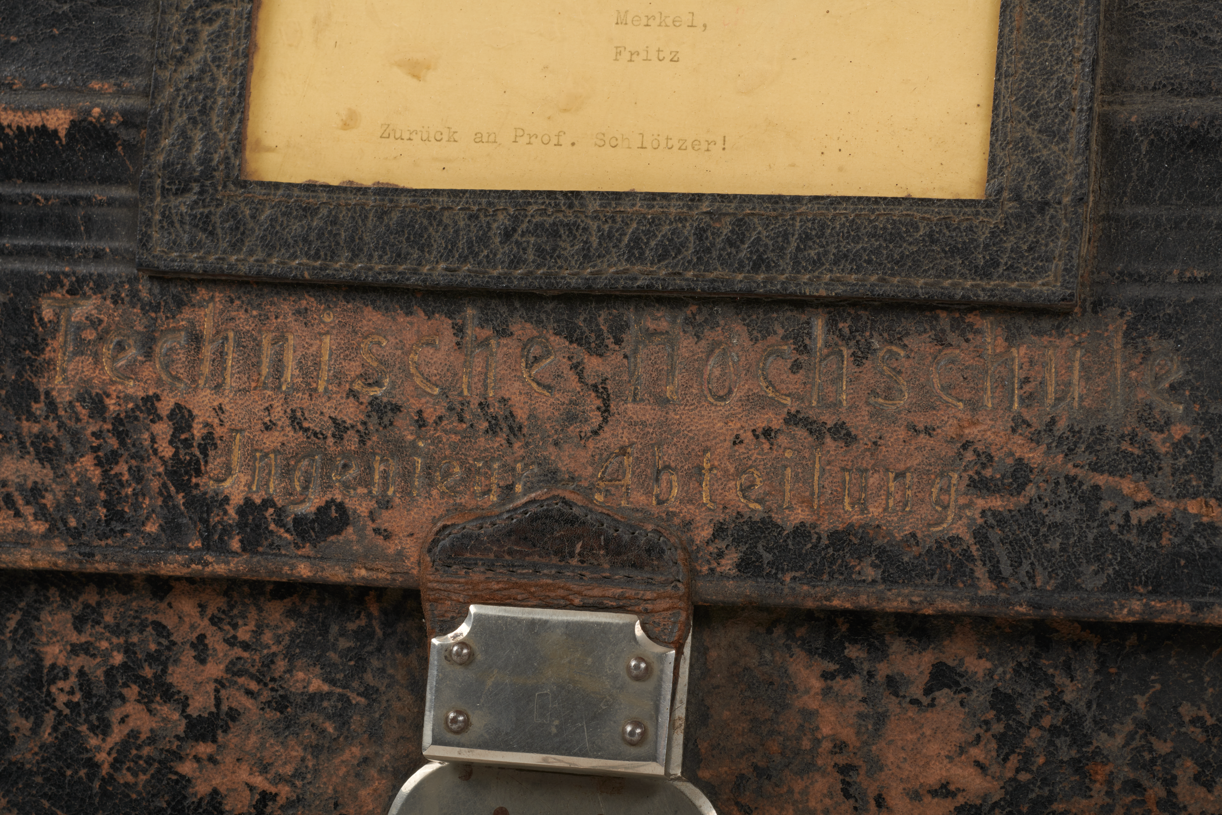 Embossing “Technische Hochschule / Engineering Department”. Photograph: Amadeus Bramsiepe and Jonas Zilius.