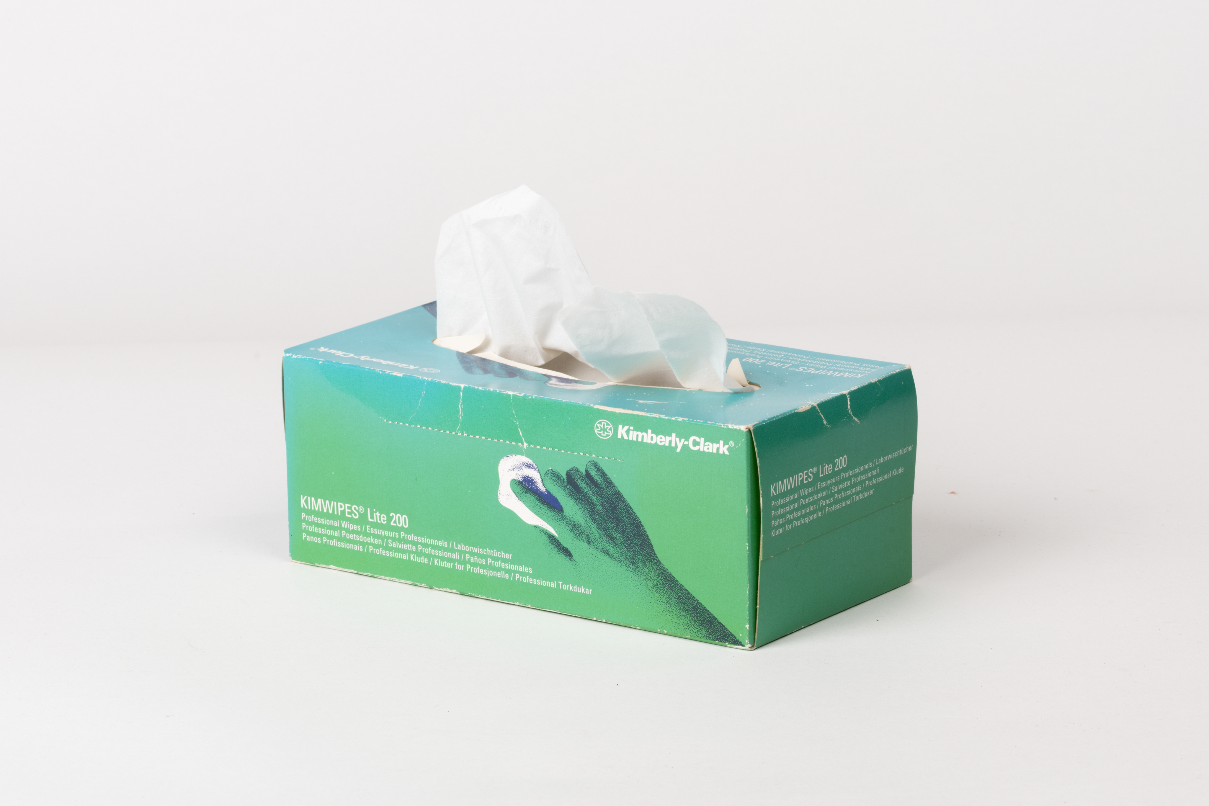 Variant of the tissue dispenser box. Photograph: Amadeus Bramsiepe and Jonas Zilius.