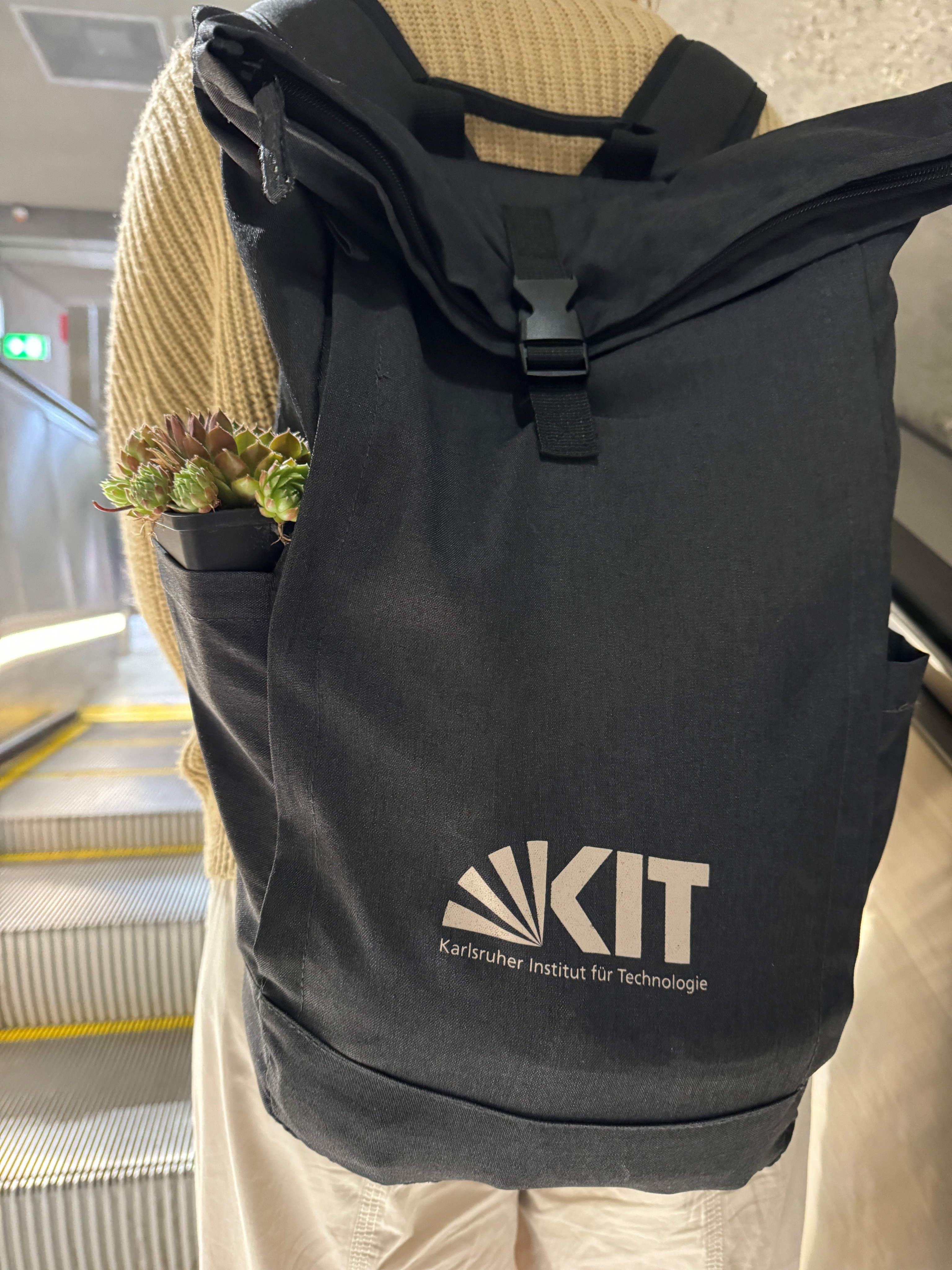 A chance encounter with the KIT backpack in the Karlsruhe subway, November 15, 2024. Photograph: Andrea Stengel.